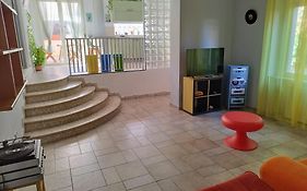 Appartamento Fronte Mare Con Parcheggio Privato