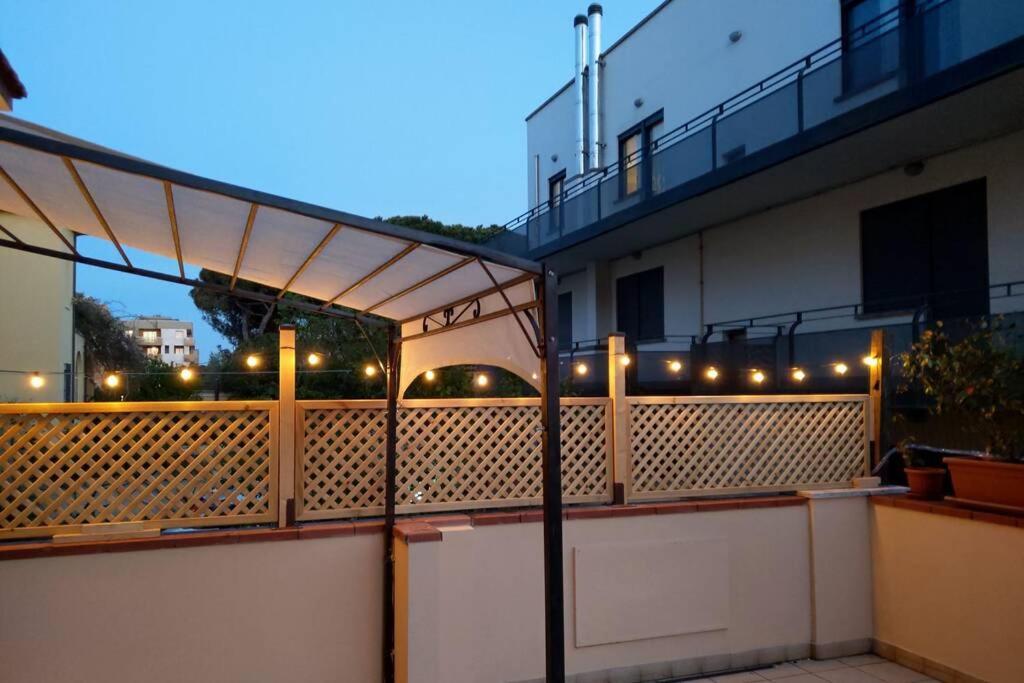 Appartamento Fronte Mare Con Parcheggio Privato Pescara Exterior foto